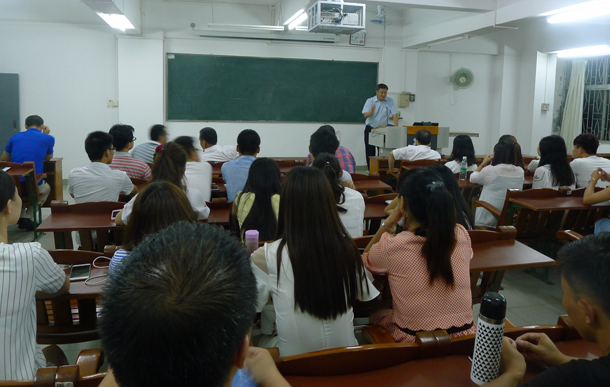 研究生新生入学教育.JPG